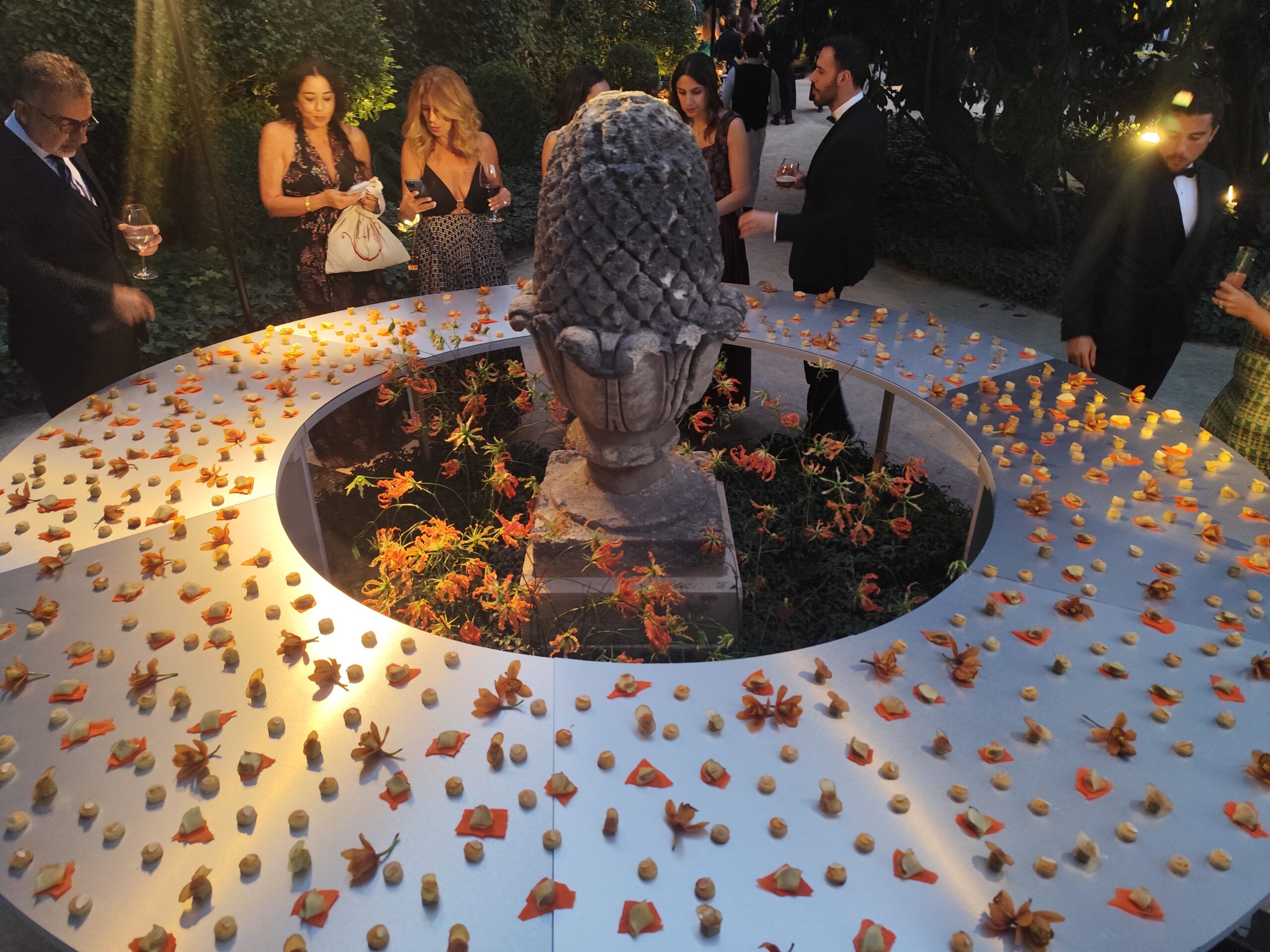 Aperitivos de boda en los jardines del Monasterio de Lupiana